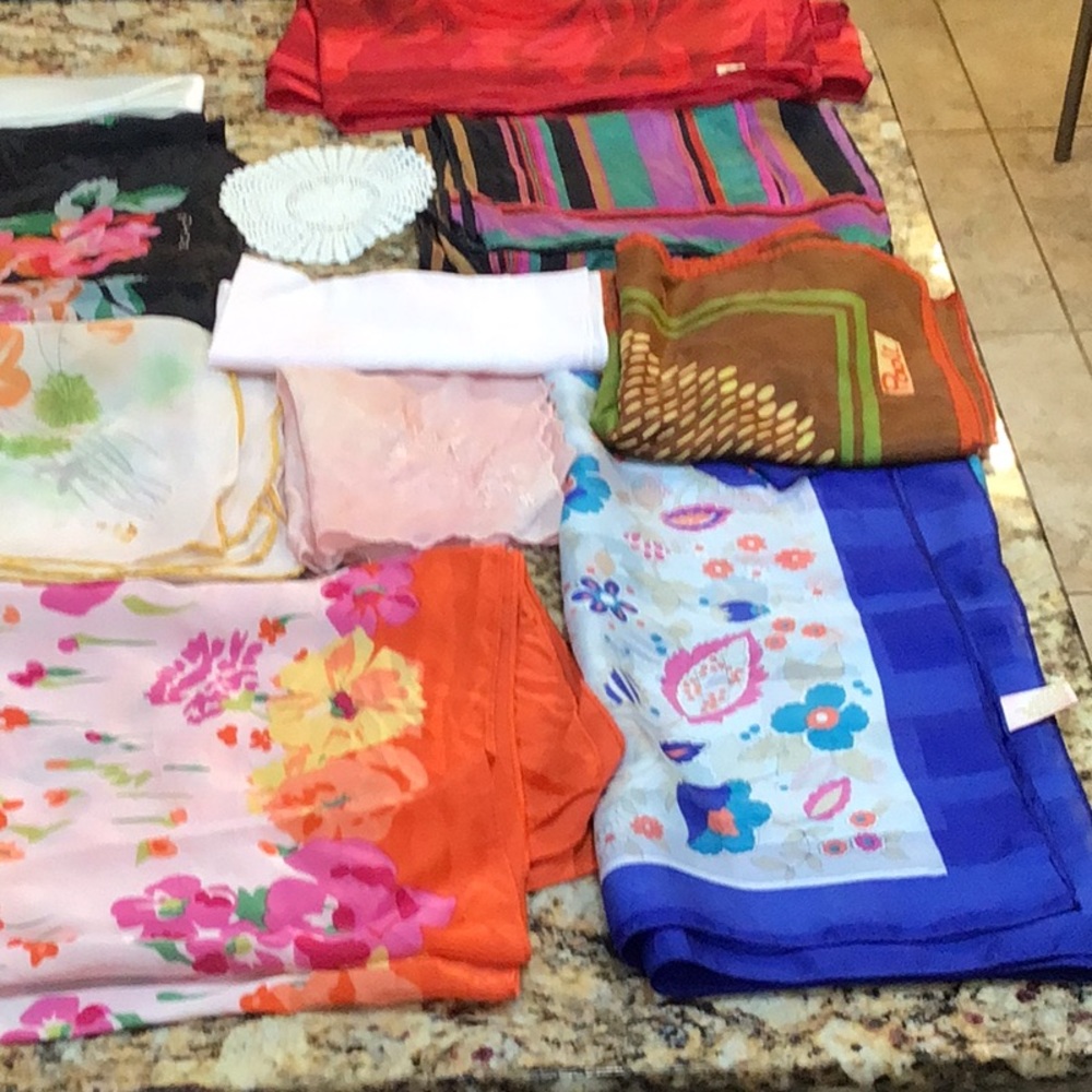 READ Scarf silk & mixed fabric bundle for crafting or upcycling. - Picture 2 of 5